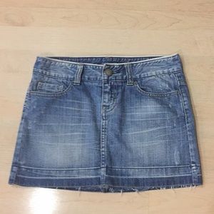 American Eagle distressed denim skirt size 2